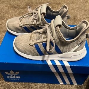 Adidas shoes size 10k